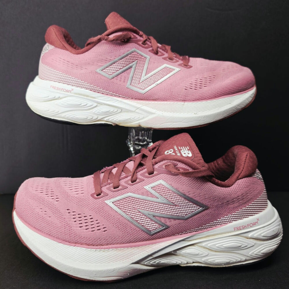 New Balance Women 8.5 Comfy footwear